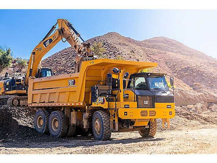 Карьерный самосвал CAT [707] (70т)