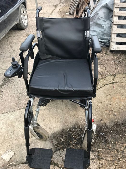 Инвалидна електрическа количка