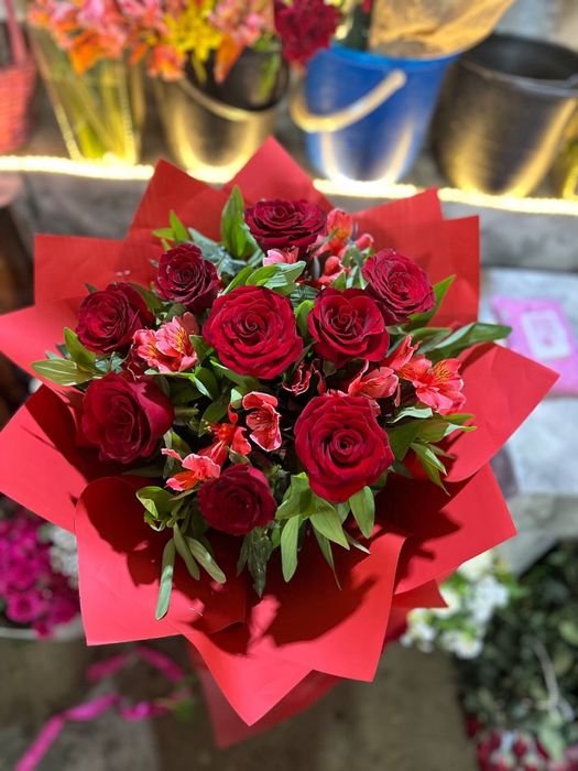 tabiy buket gullar atirgul dostavka kelin gul