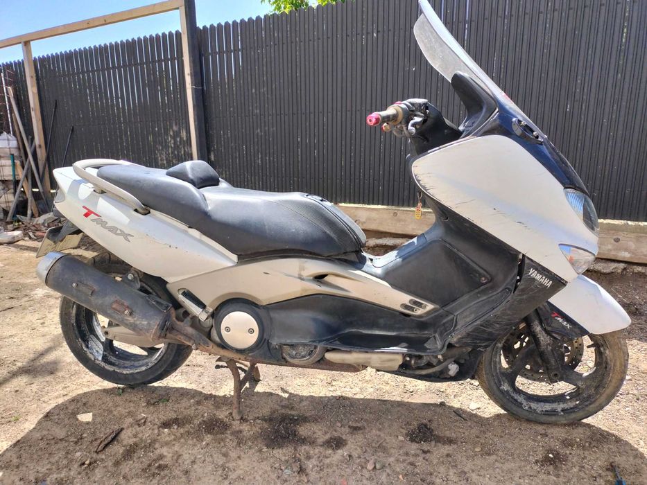 Vând scuter t max 500