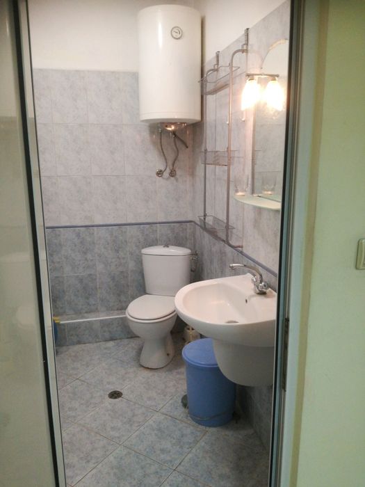 Под Наем Боксониера Супер Център Пазарджик (пешеходна зона)