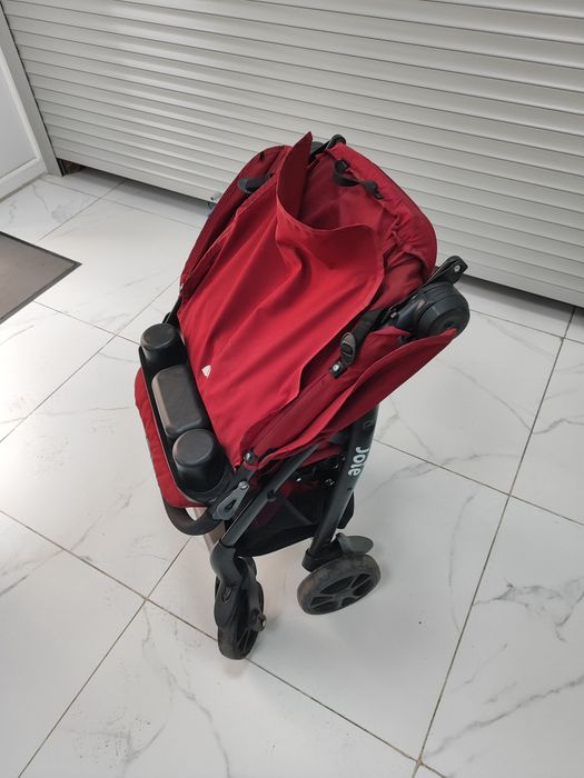 Продам коляску Joie