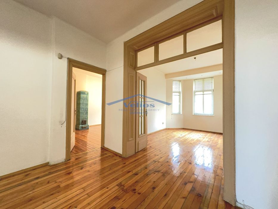 Продава се Четиристаен апартамент в София, Център - 107 кв.м за 1835 €/кв.м - Снимка #2