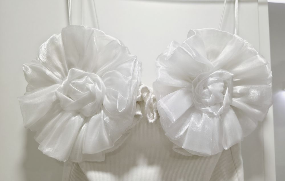 Бутиково боди с 3D цветя