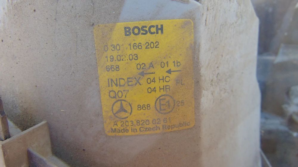 Far stanga-dreapta Mercedes-Benz C Class W203 an 2000-2007 cod 0301166202