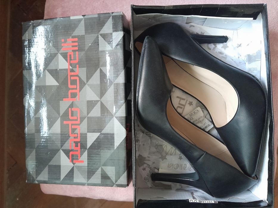 Дамски обувки с ток