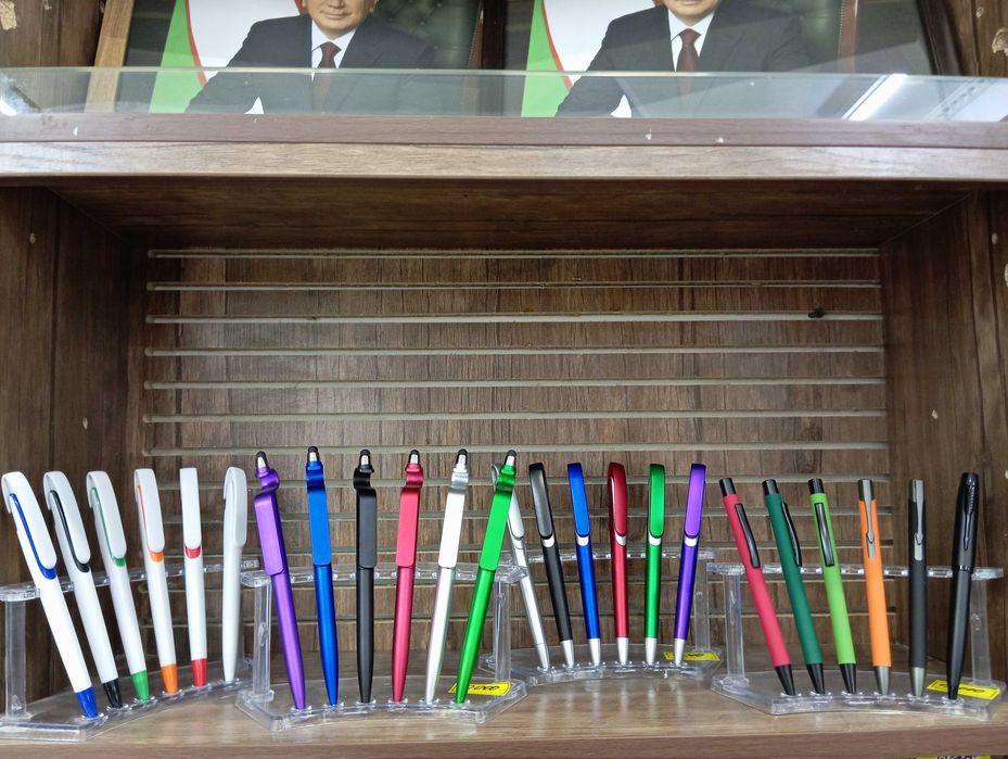 Рамки + фото и картины на ваше усмотрение.Печать на любой бумаге!