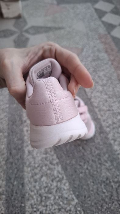 Розови маратонки Адидас за момиче, 22 номер