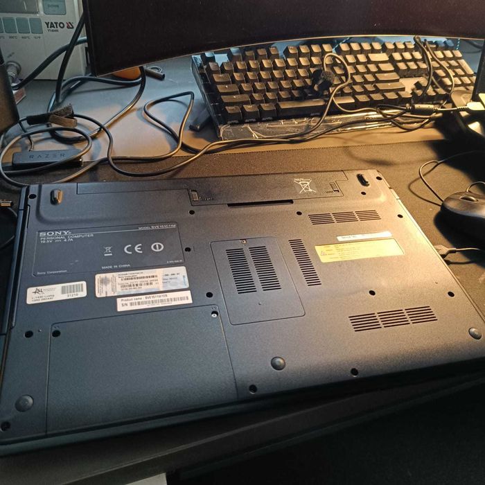 Vand laptop Sony Vaio SVE15, i5, 8GB Windows 10 Pro instalat