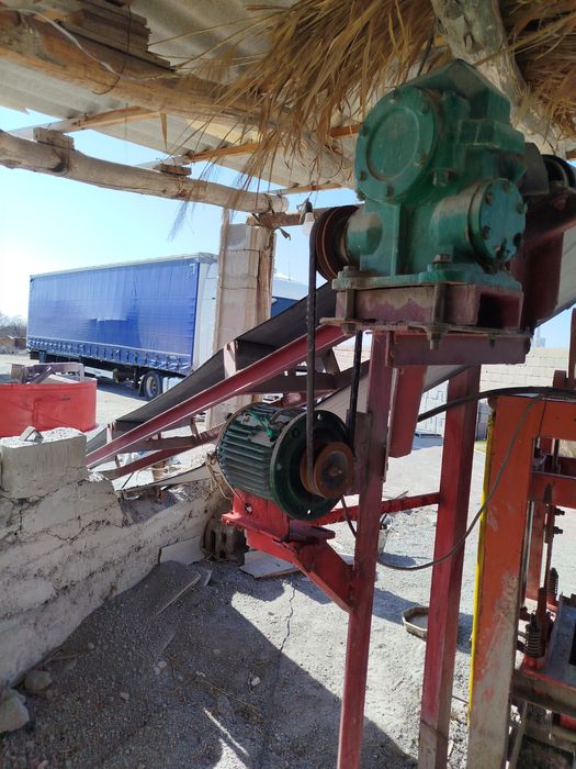 Shlakablok aparat sotiladi