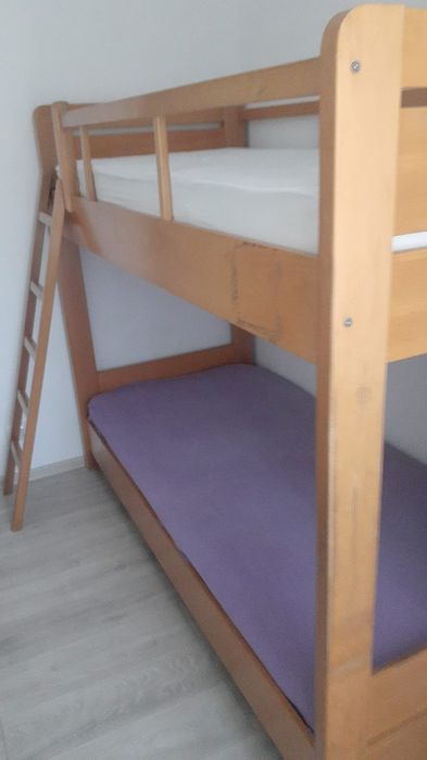 Pat etajat copii