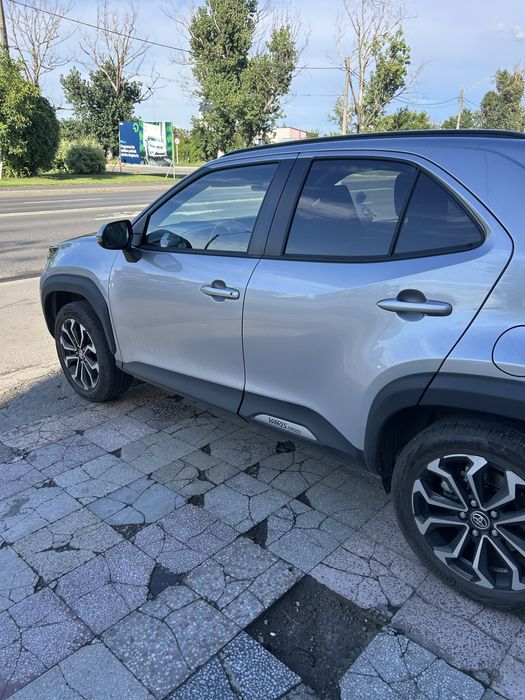 TOYOTA Yaris 2025 — imagine 2