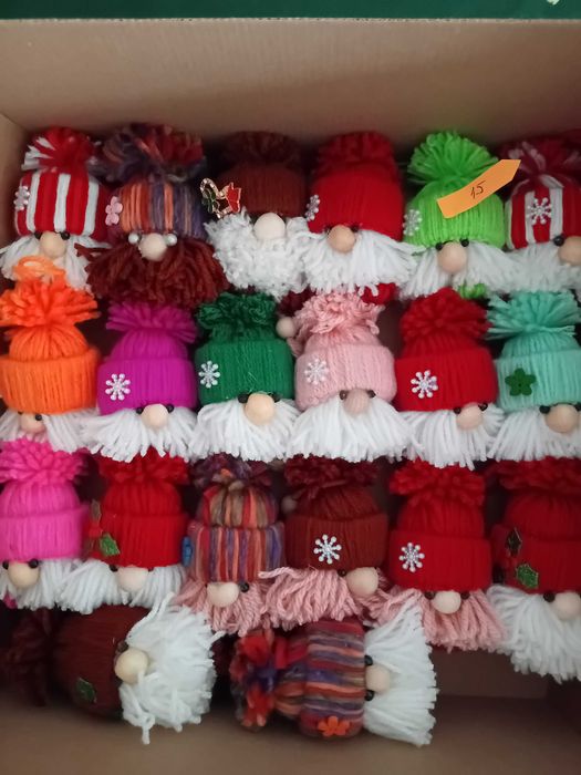 Decorațiuni si jucării de Crăciun la prețuri de poveste