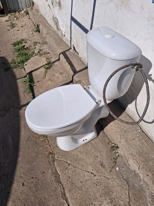 Унитаз  б/у продам