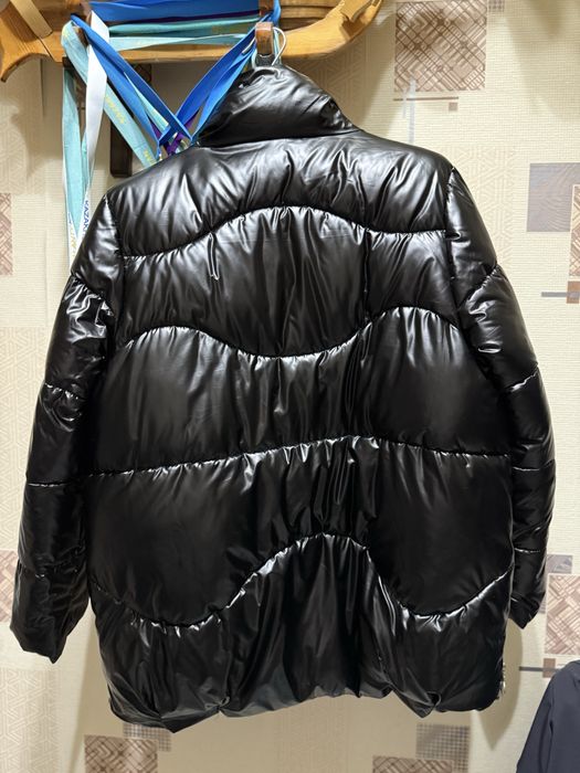 Лакированная балоневая куртка