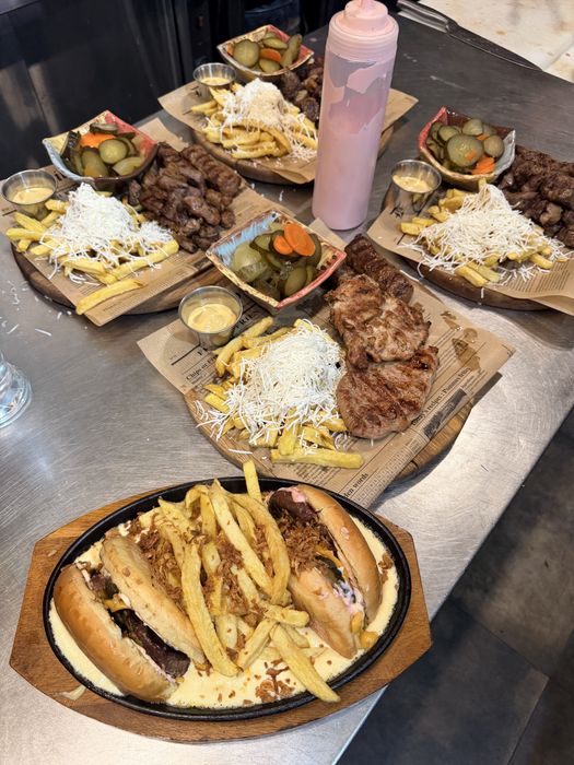 Restaurant, Mancare livram mancare, la Grayar pe carbuni, la Domiciliu pt. Petreceri private si altele