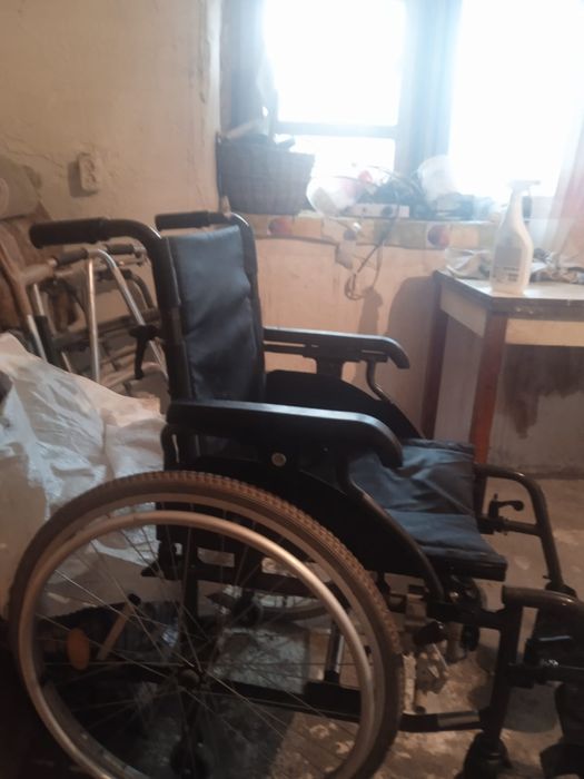 Продам инвалидное кресло 2 штуки