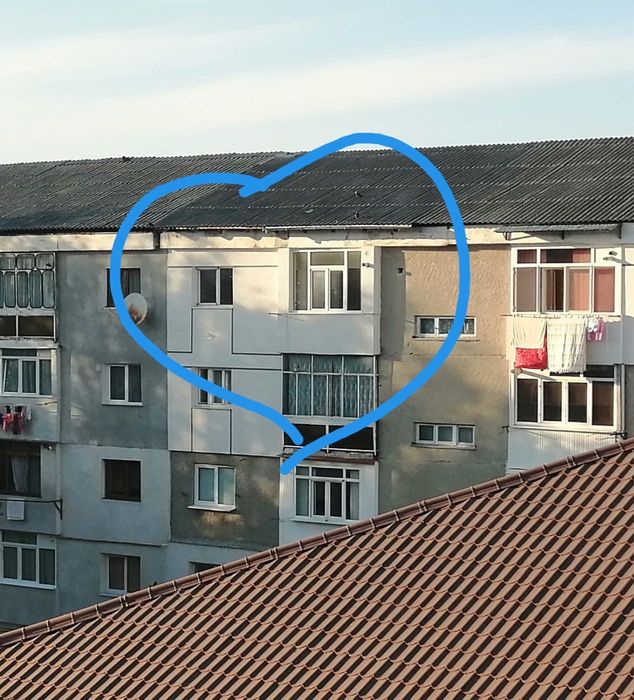 Vând apartament la roșu, 56mp, etaj 4