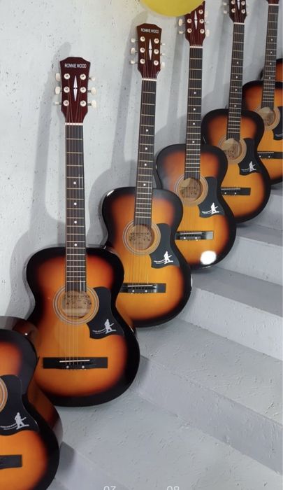 Гитара акустическая