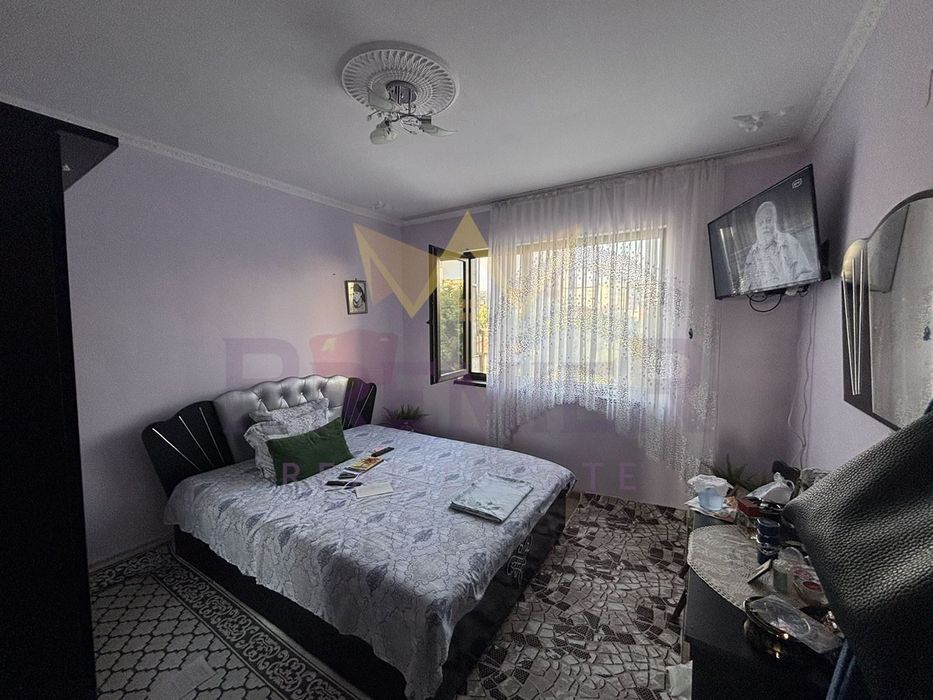 Продава се Тристаен апартамент в Варна, Автогара - 72 кв.м за 1445 €/кв.м - Снимка #2