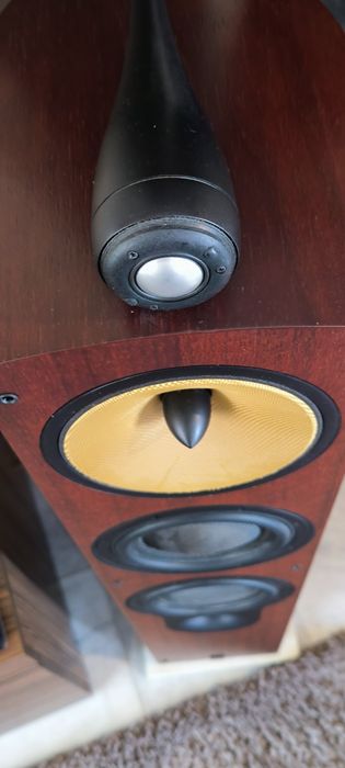 Bowers & Wilkins 804 S
