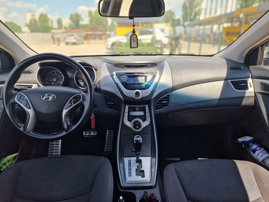 HYUNDAI Elantra 2012 — imagine 3