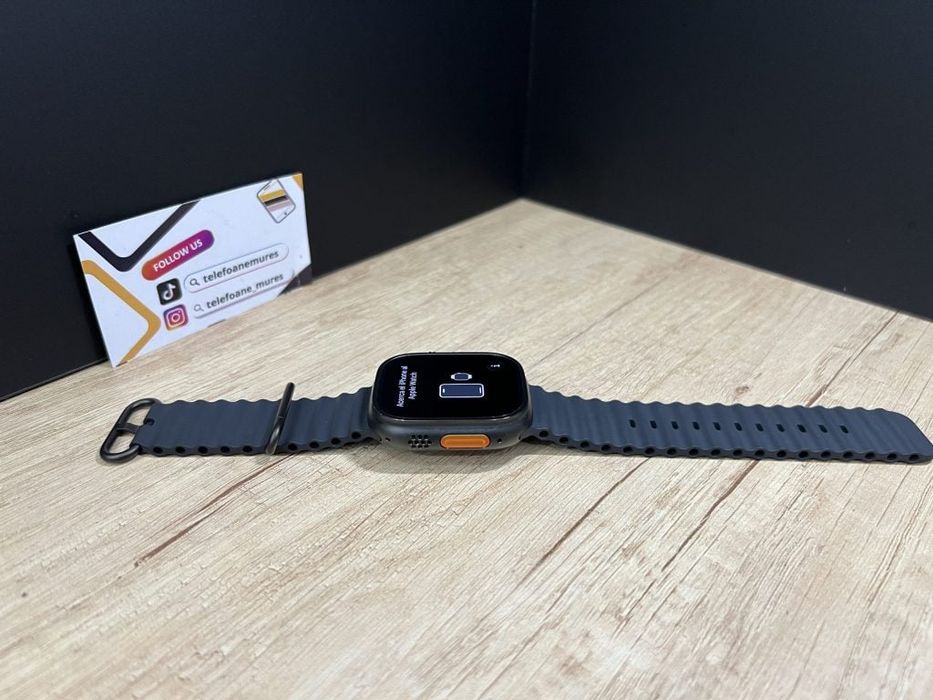 Apple Watch Ultra 3 49mm Black Titanium Black Ocean Band Second-Hand 2