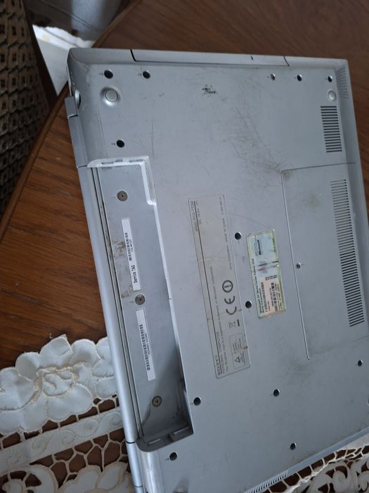 Vand laptop hp si sony vaio