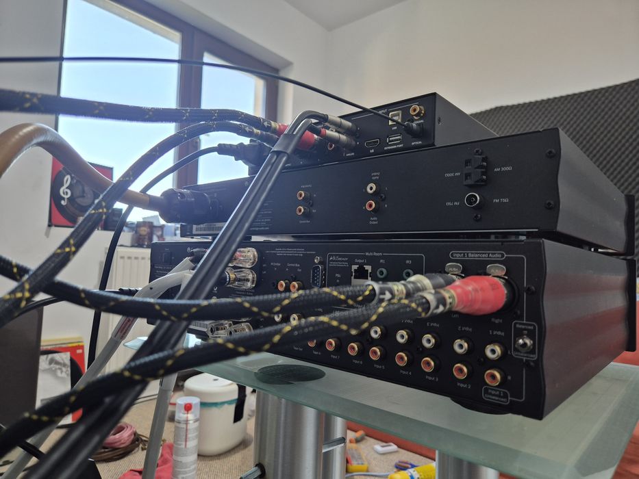 Cambridge Audio Azur 840A V2 amplificator și Azur 340T tuner