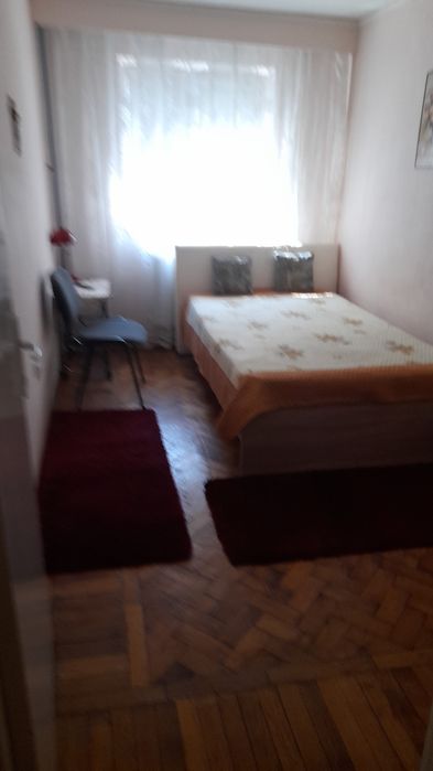 Închiriez apartament 3 camere zona Zodiac