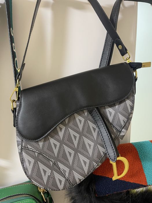 Малка дамска чанта