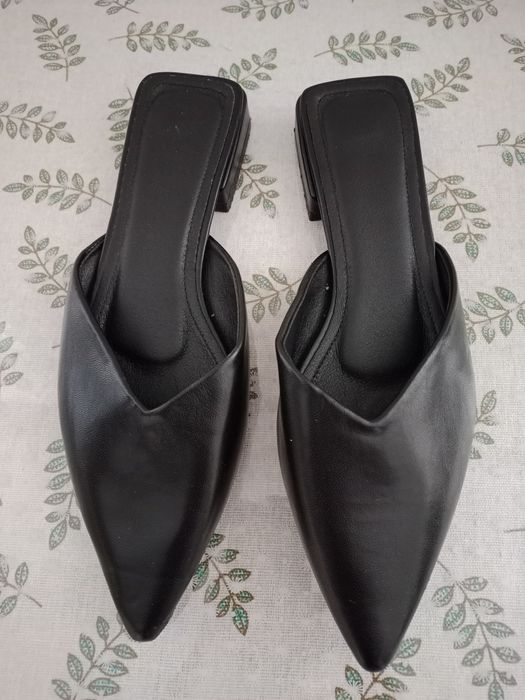 Продам 40-41р. женскую обувь .