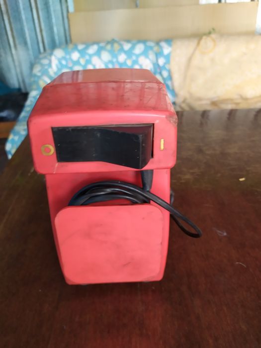 Продам Советскую электромясорубку.