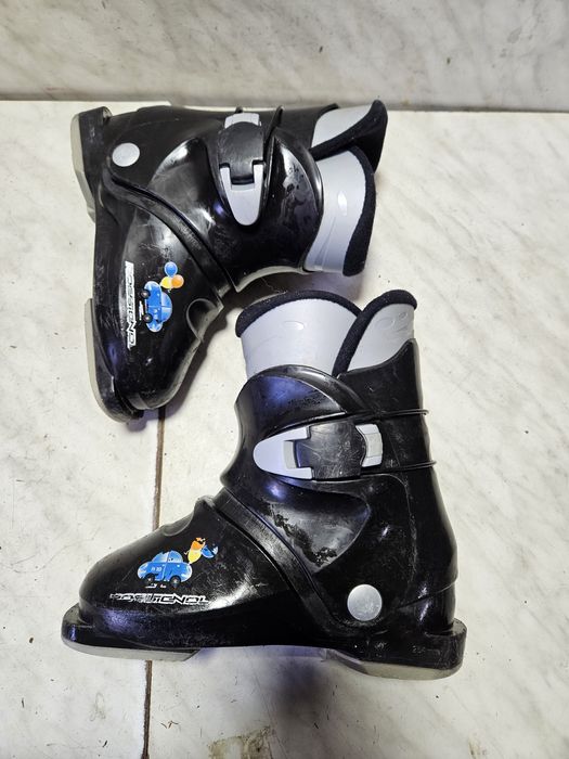 Clapari ski schi Rossignol  mondo  20,5  corespunde mărimii 31