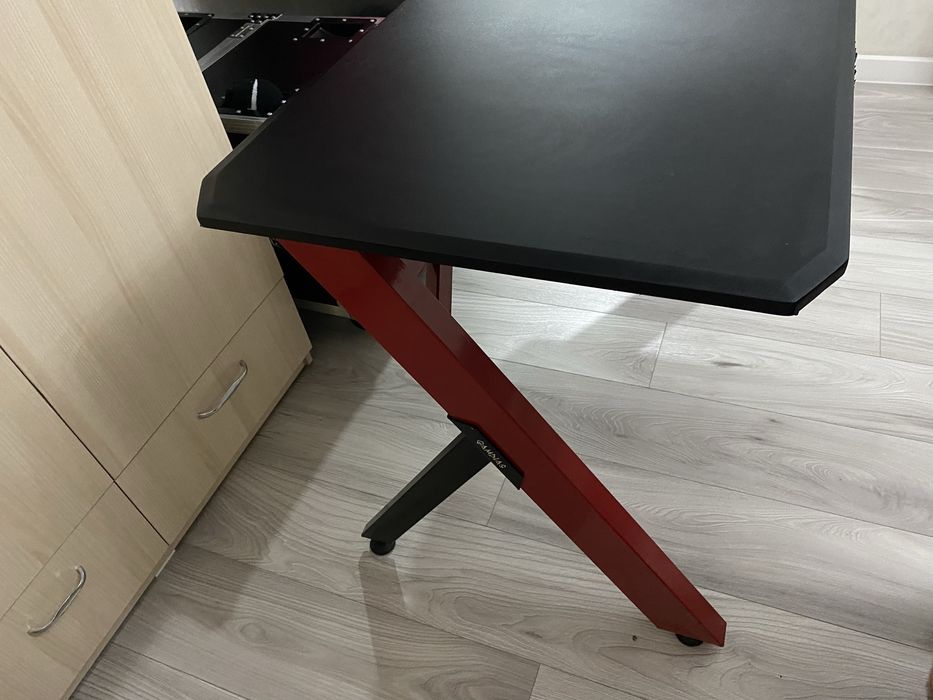 Игровой стол Gamedias