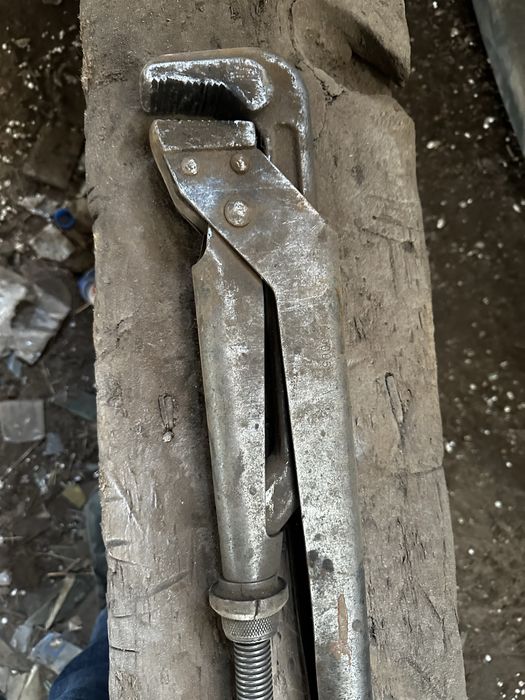 Большой газовый ключ