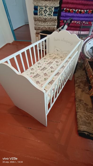 Детский кровать.