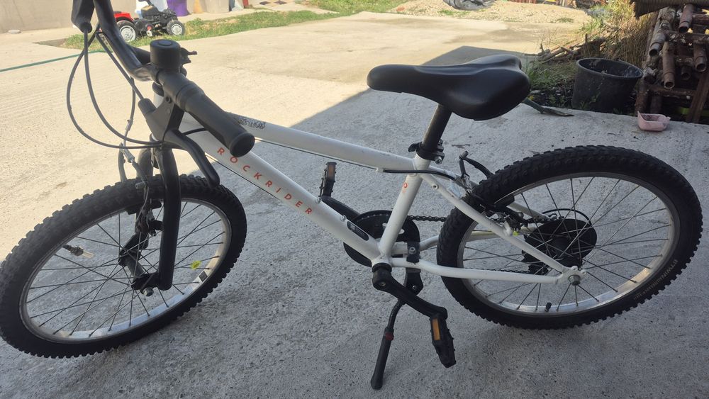 Vând bicicletă copii