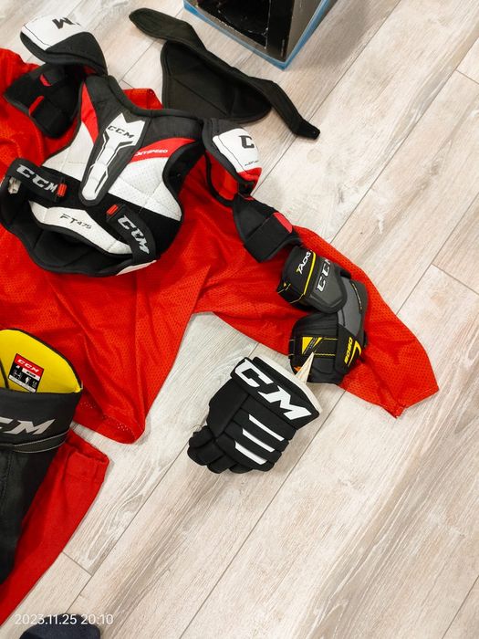 Хоккейная форма на 10-13 лет.