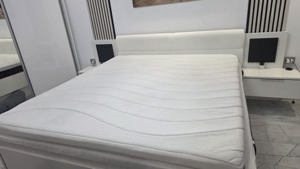 Saltea groasă + topper din spumă cu memorie – confort premium