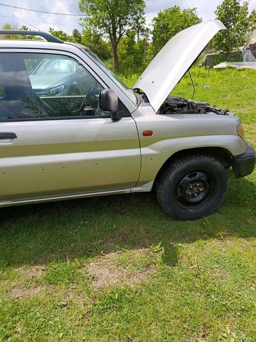 Mitsubishi pajero pinin