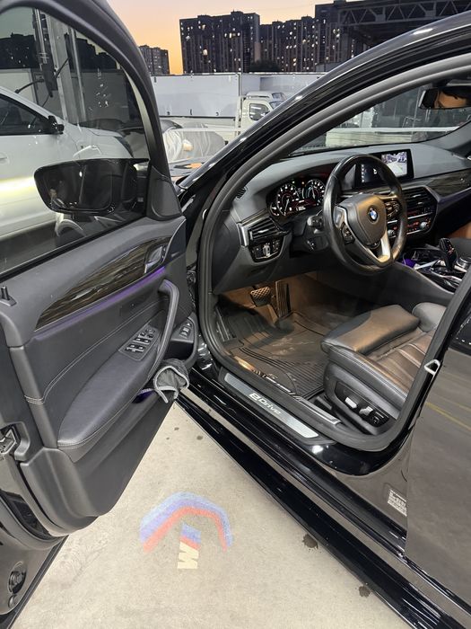 BMW G30 M5 gibrid
