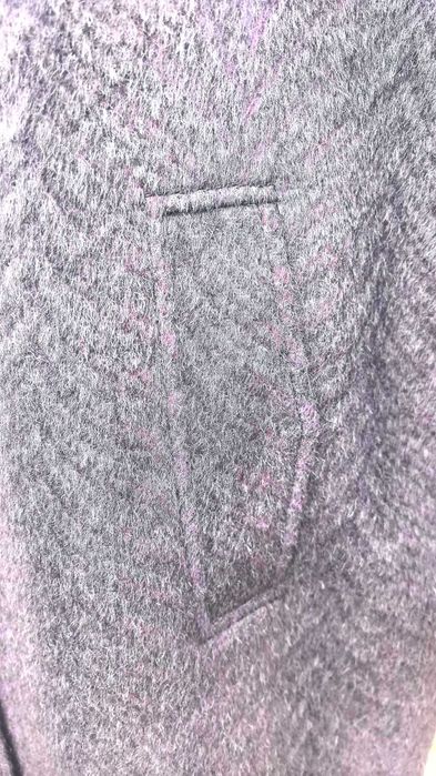 Ново Палто (без етикет) с интересен десен и състав, размер 46, XL/XХL.