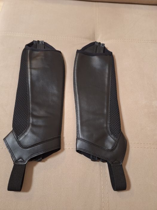 Комплект за езда – Decathlon (боти, тока и чапси) FOUGANZA