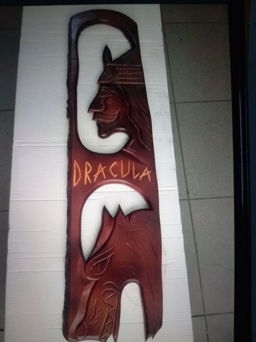 Vând sculptură din lemn