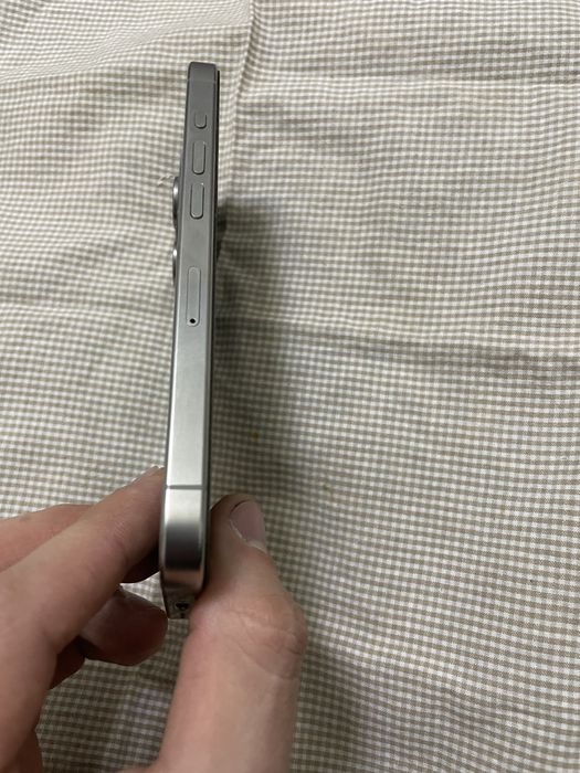 Iphone 15 pro ideal karopka dok