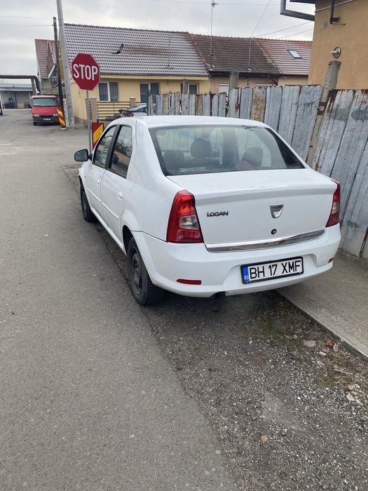 Vând Dacia Logan – 2012