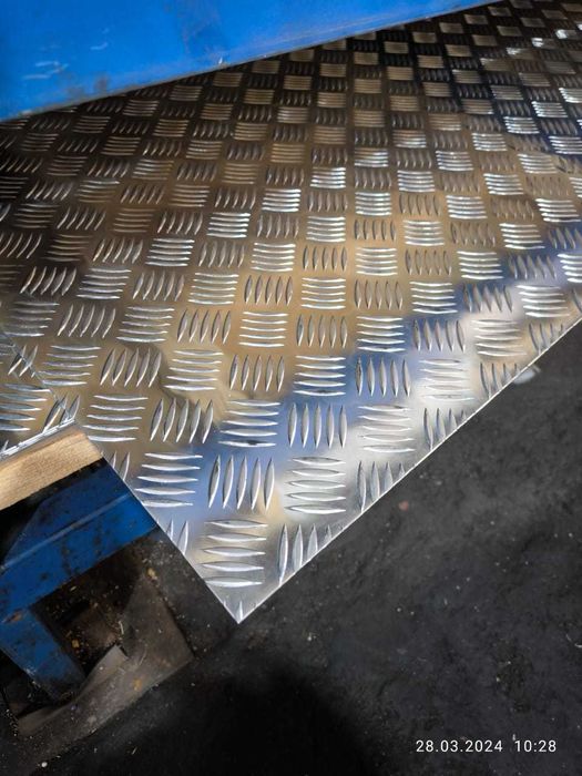 Листы алюминиевые рифлёные