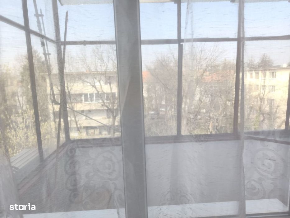 Apartament cu 2 camere in cartierul Cornisa!