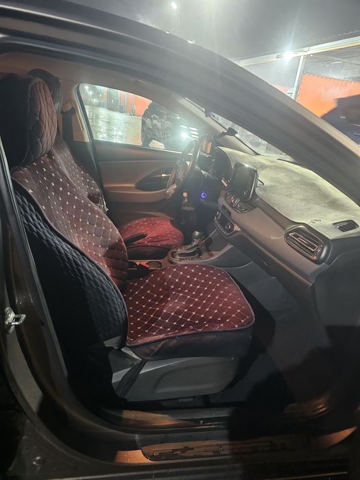 Продам авто ,купленная в салоне.